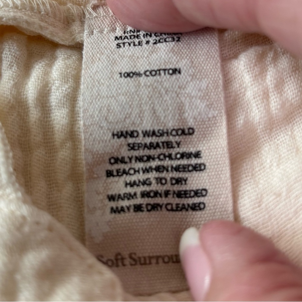 SOFT SURROUNDINGS - SIZE MEDIUM - BUTTER YELLOW GAUZE LIKE FABRIC - TUNIC B11 - Picture 12 of 12
